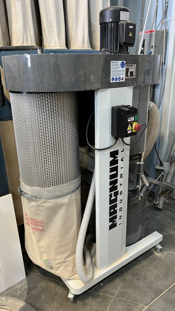 Magnum M1-12350 2HP Cyclone Dust Collector