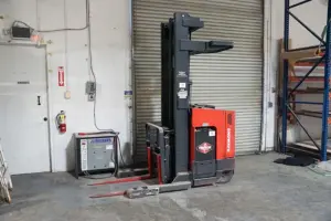 Raymond EASI R40TT Electric Forklift
